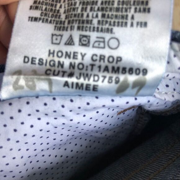 Joe's Jeans Honey Crop in Aimee Jeans - Picture 6 of 8